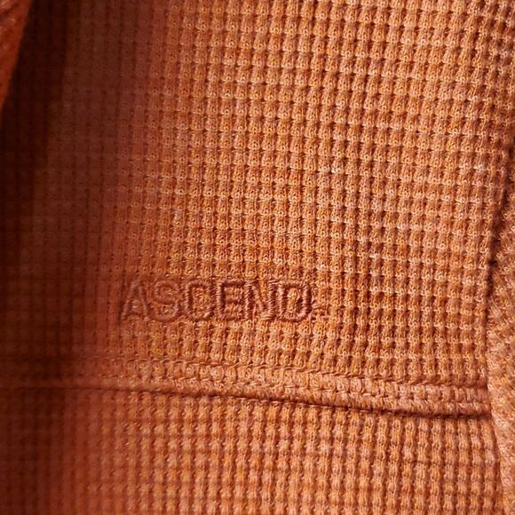 Ascend waffle thermal hoodie. Medium - Picture 4 of 5